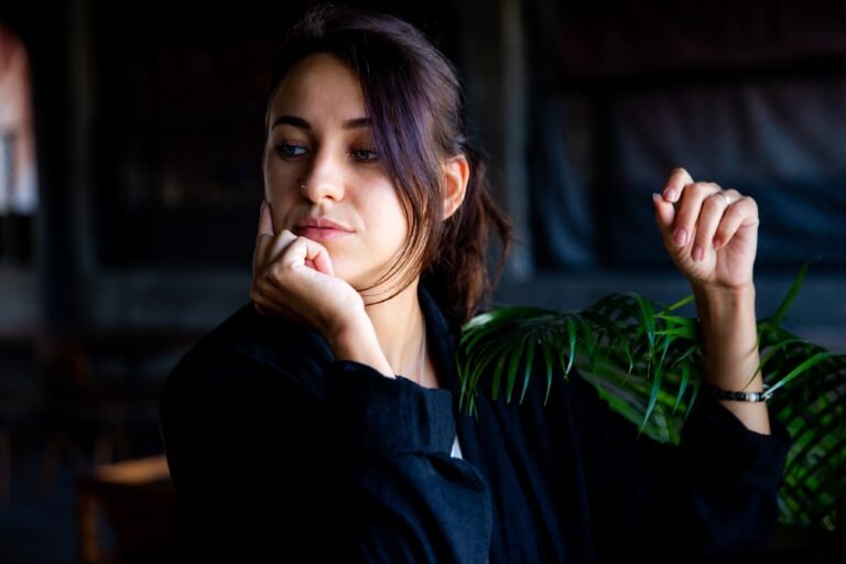 femme pensive