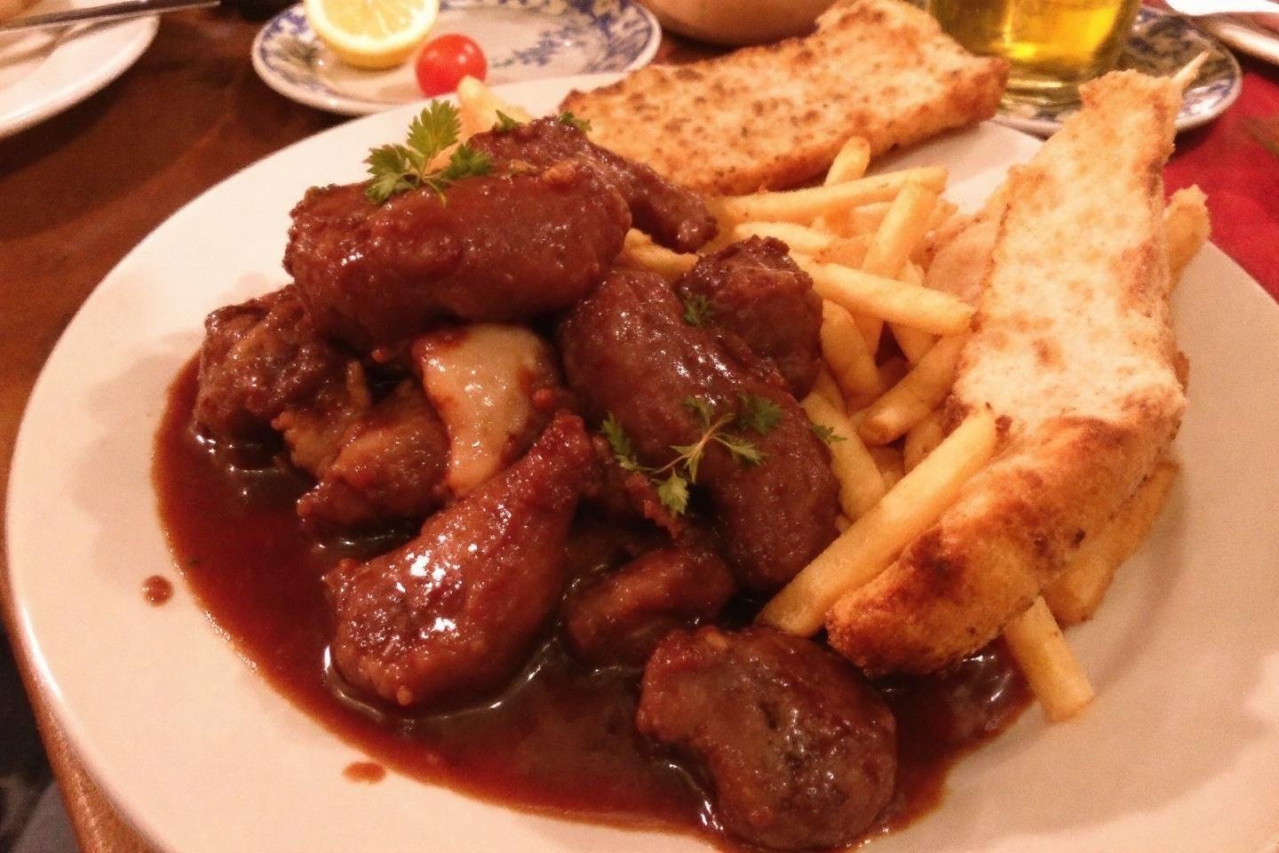 Recette de diots au vin rouge : spécialité savoyarde traditionnelle