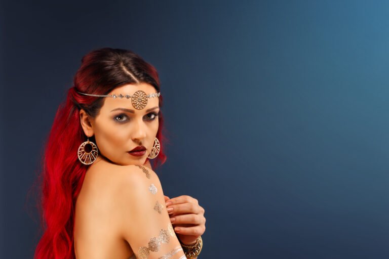 femme chevelure henné